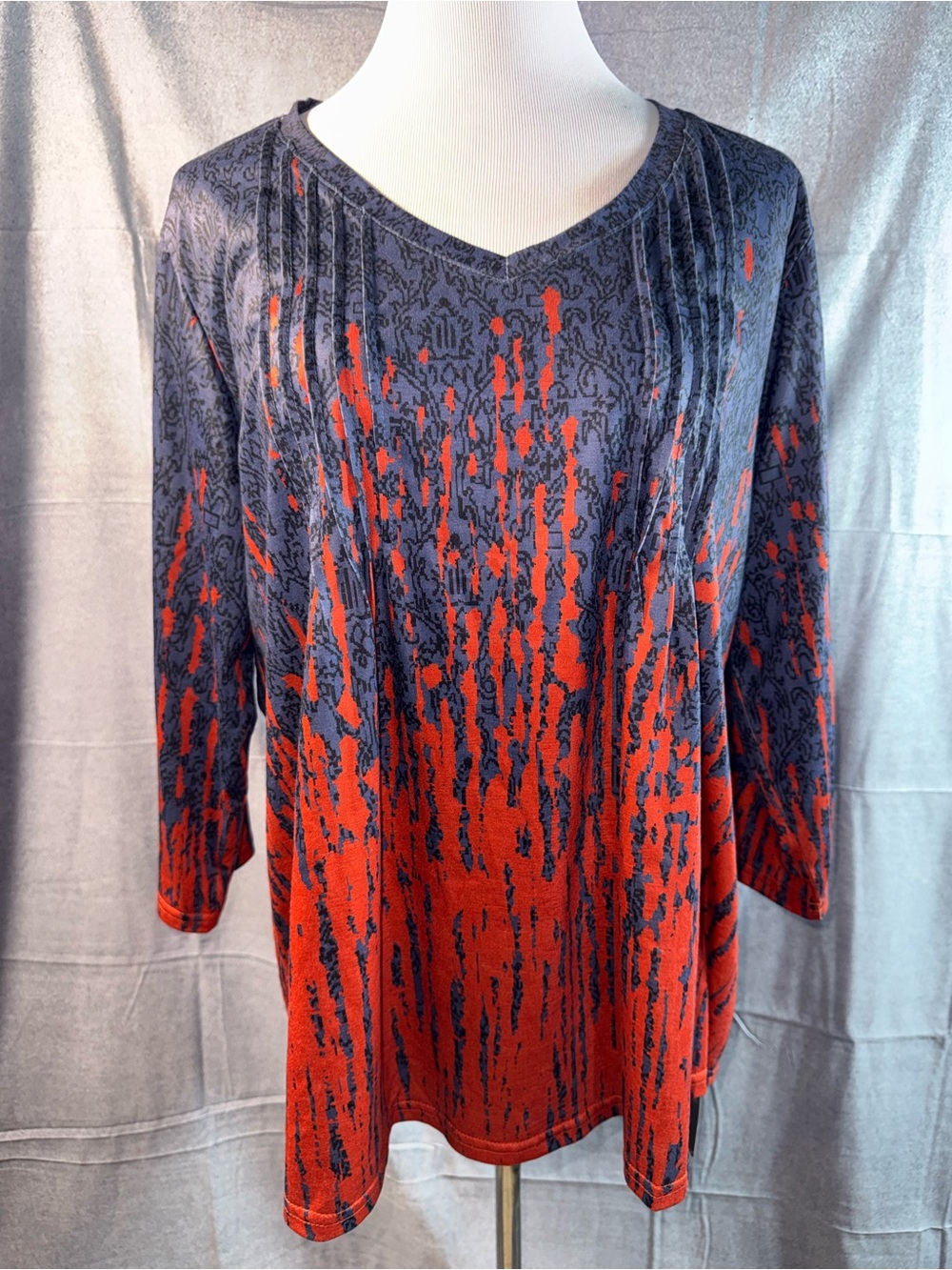 2029-Romanstii V-Neck Long Sleeve Red and Black Patterned Tunic